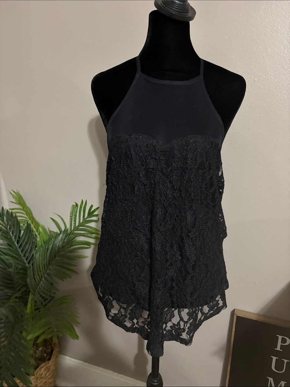Urban Outfitters kimchi blue Black Mesh Lace Tank Top women’s size medium